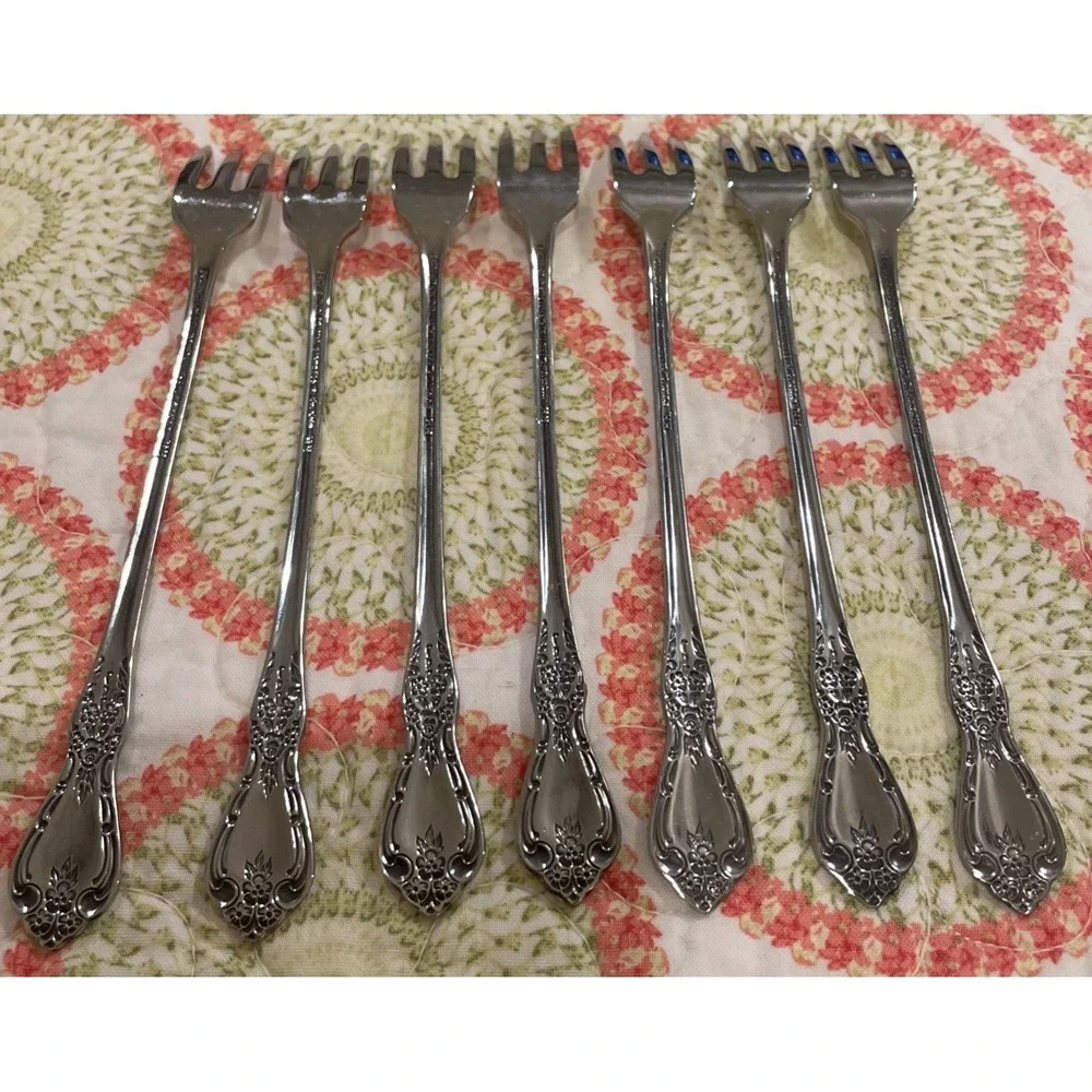 Oneida Distinction Deluxe Kenneth‎ Square Cocktail Forks Fork Stainless Set Of 7